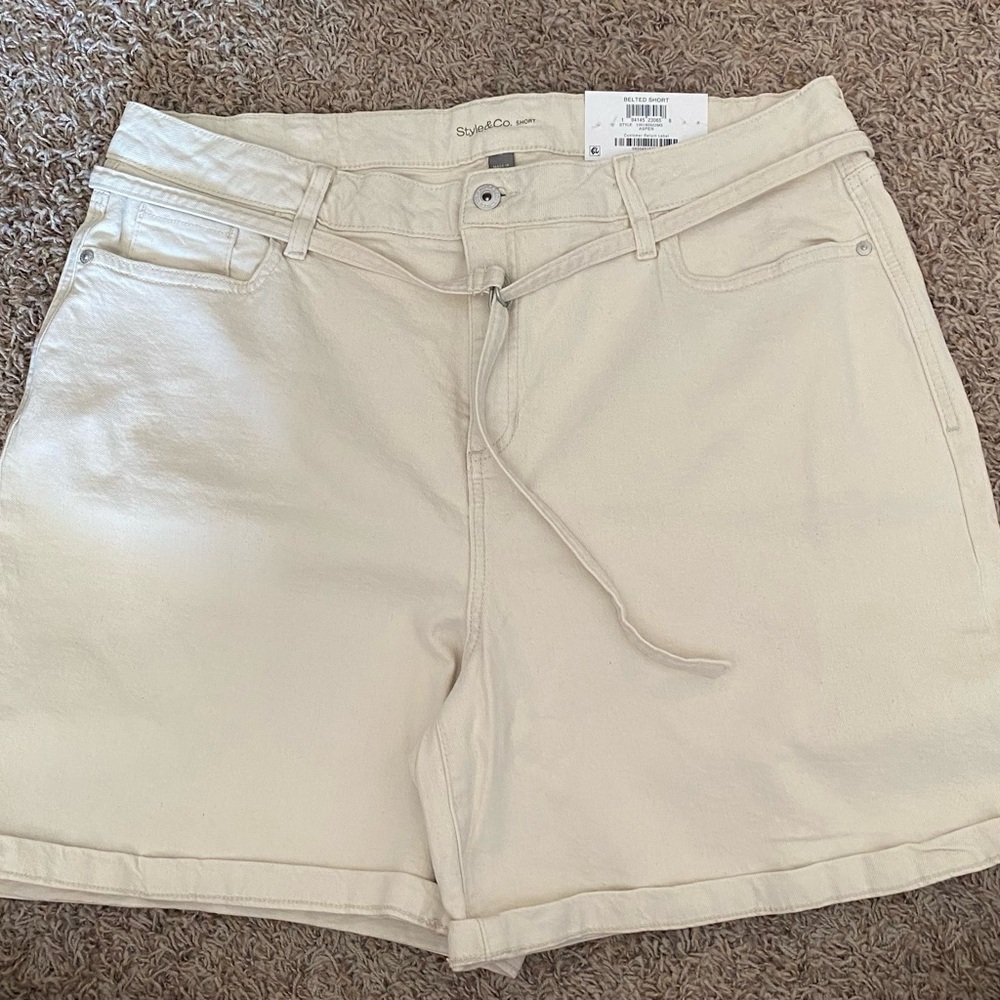 NWT belted high rise short 18